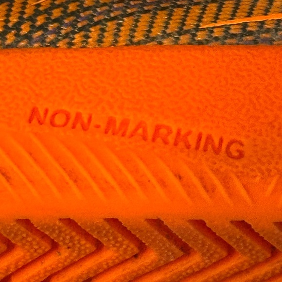 Puma Soccer Shoes Indoor- Kids Size 7 - Picture 13 of 13